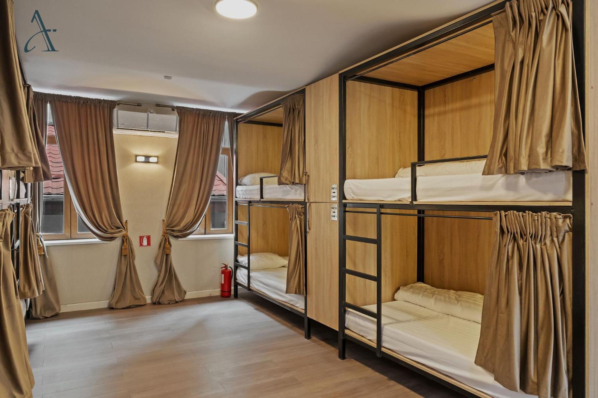 Ramana Garden Hostel - Self-Service Accommodation Bukurešť Exteriér fotografie